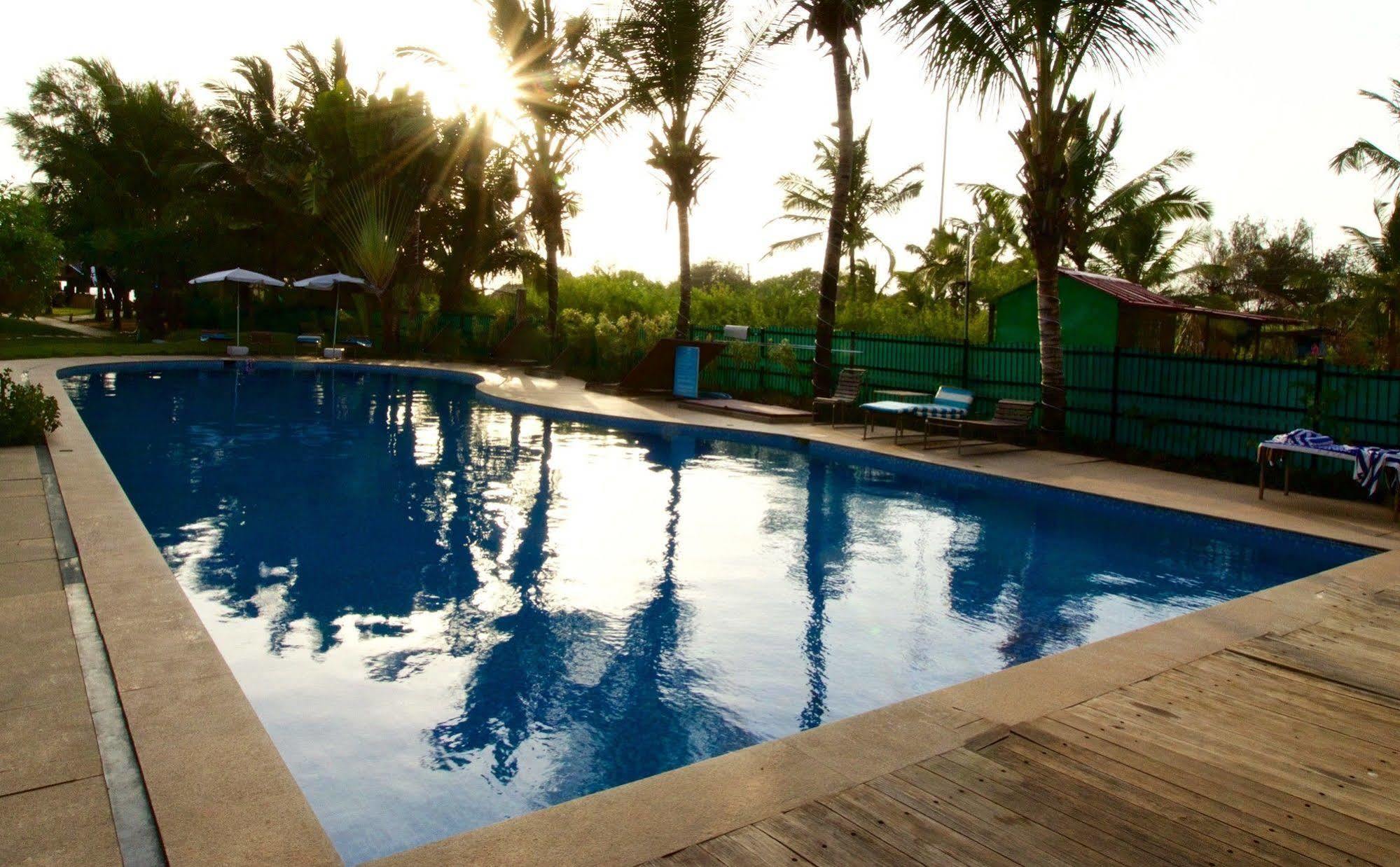 360° Beach Retreat Candolim Exterior photo